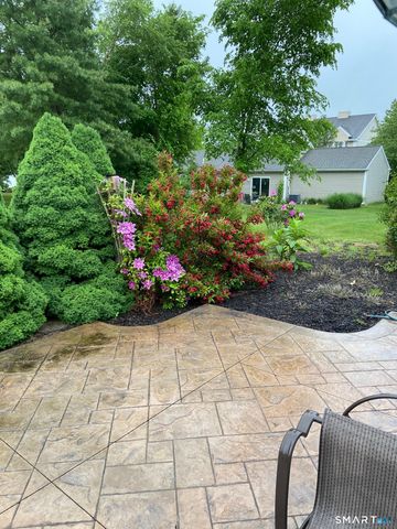 26 Beechwood Drive, Waterford, CT 06385