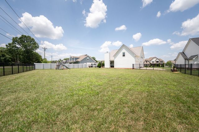 2028 Trout Trl, Murfreesboro, TN 37129