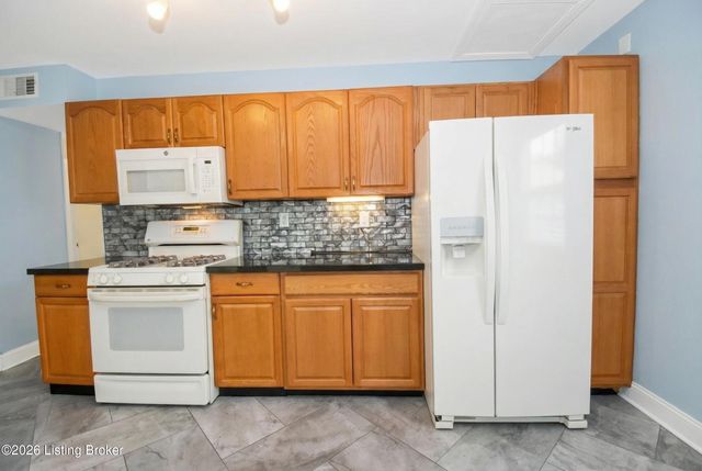 10507 Grafton Hall Rd, Louisville, KY 40272