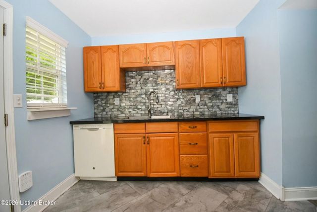 10507 Grafton Hall Rd, Louisville, KY 40272
