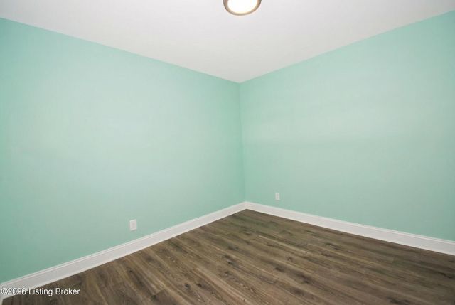 10507 Grafton Hall Rd, Louisville, KY 40272