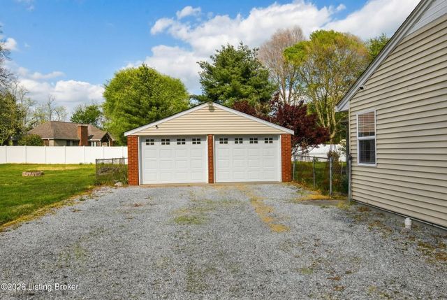10507 Grafton Hall Rd, Louisville, KY 40272