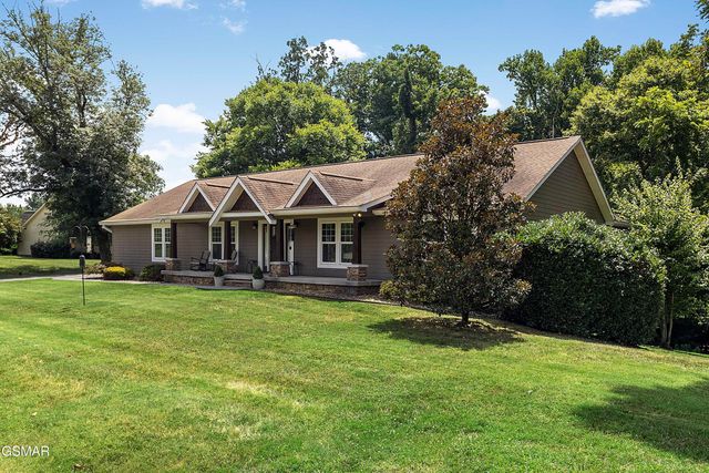 909 Claw Lane, Kodak, TN 37764