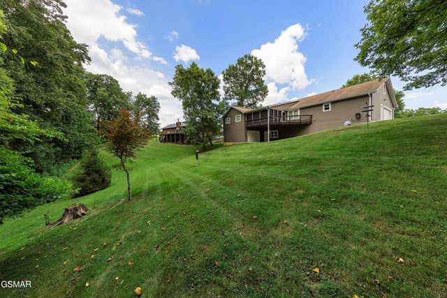 909 Claw Lane, Kodak, TN 37764