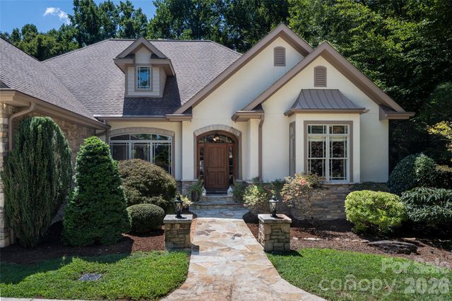 170 Cape Martin Circle, Hendersonville, NC 28791