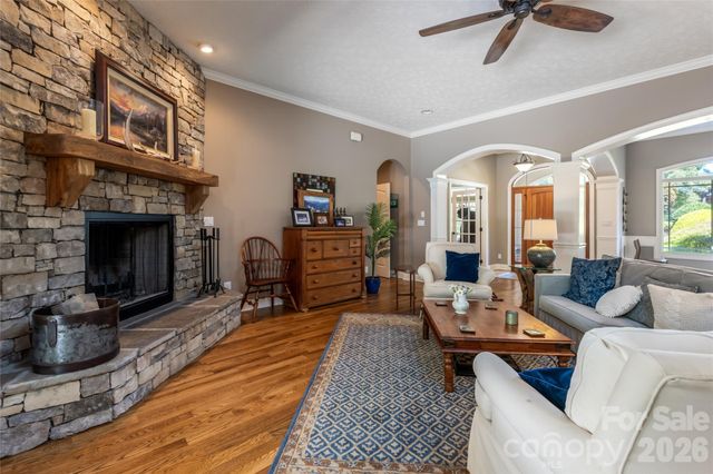170 Cape Martin Circle, Hendersonville, NC 28791