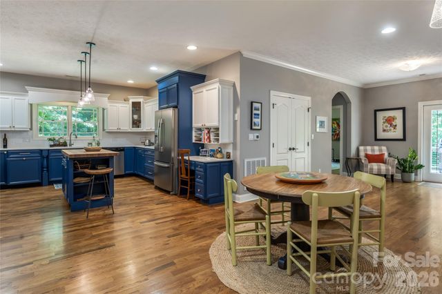 170 Cape Martin Circle, Hendersonville, NC 28791