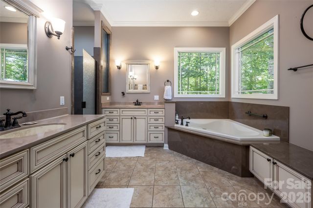 170 Cape Martin Circle, Hendersonville, NC 28791