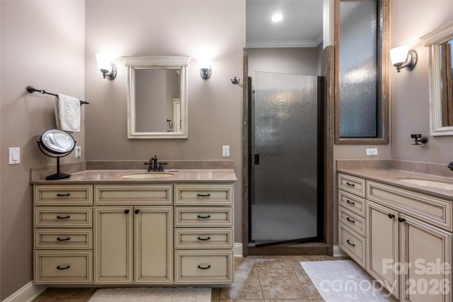 170 Cape Martin Circle, Hendersonville, NC 28791