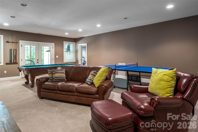 170 Cape Martin Circle, Hendersonville, NC 28791