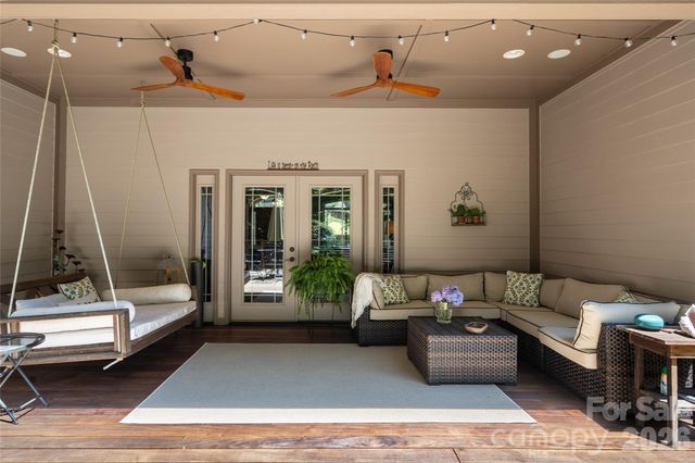 170 Cape Martin Circle, Hendersonville, NC 28791