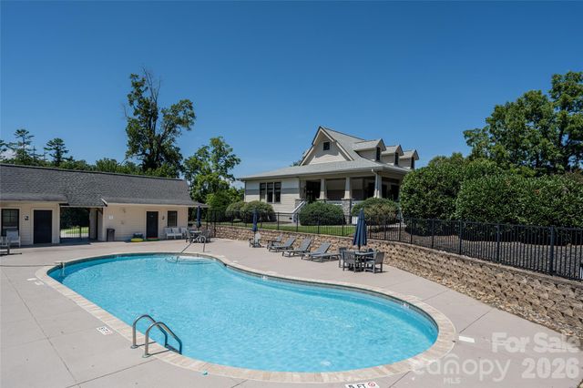 170 Cape Martin Circle, Hendersonville, NC 28791