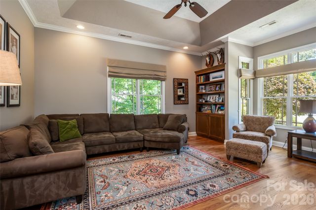 170 Cape Martin Circle, Hendersonville, NC 28791