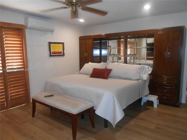 128 Laurel Rd, Hollywood, FL 33021