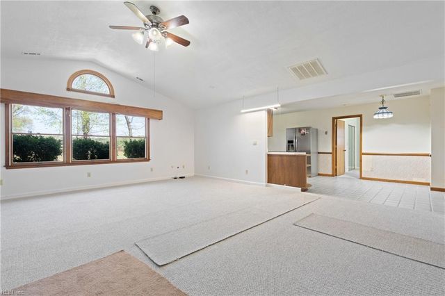 12522 Doles RD, Zuni, VA 23898