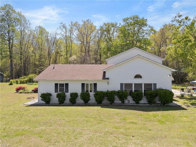 12522 Doles RD, Zuni, VA 23898