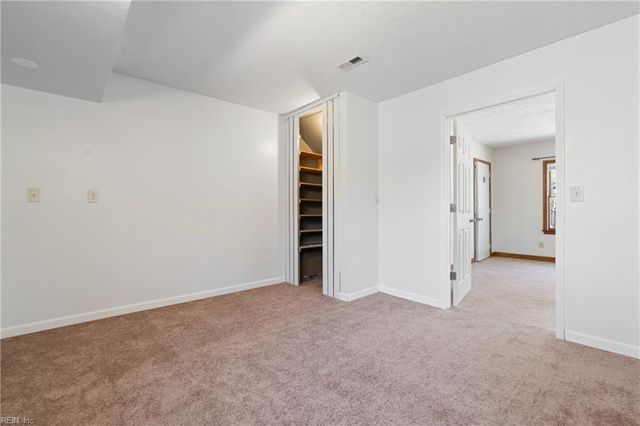12522 Doles RD, Zuni, VA 23898