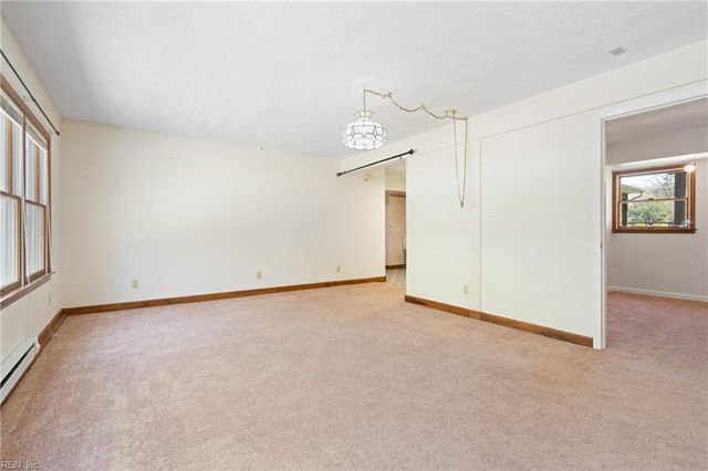 12522 Doles RD, Zuni, VA 23898