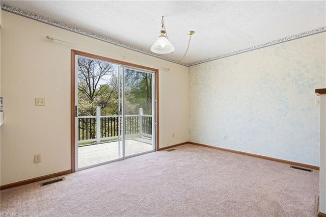 12522 Doles RD, Zuni, VA 23898