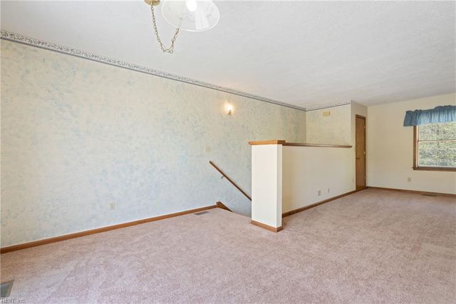 12522 Doles RD, Zuni, VA 23898