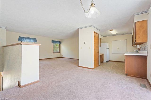 12522 Doles RD, Zuni, VA 23898