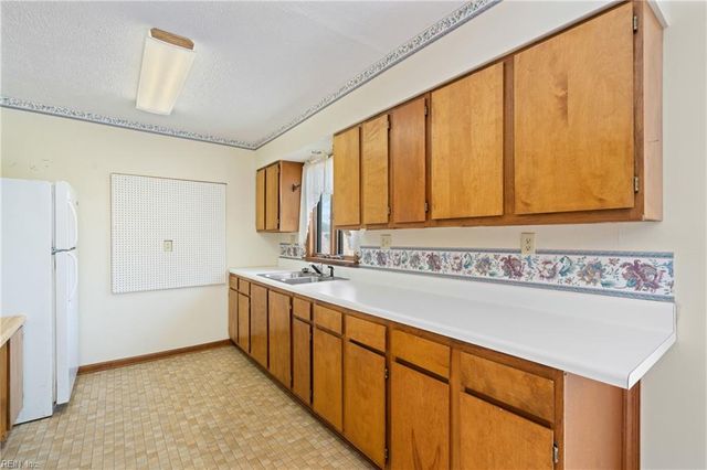 12522 Doles RD, Zuni, VA 23898