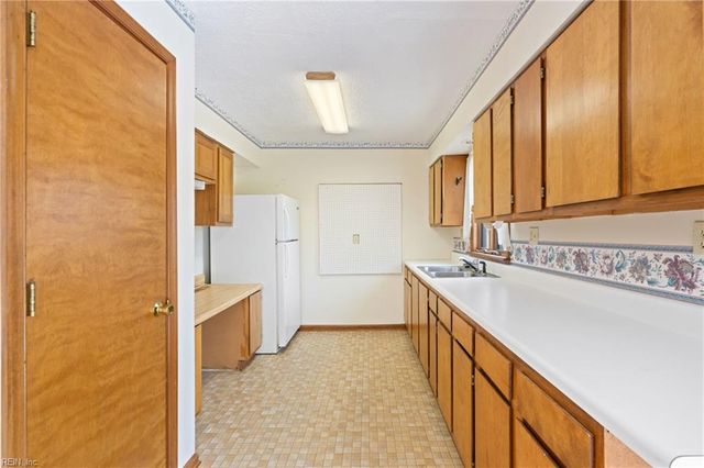 12522 Doles RD, Zuni, VA 23898