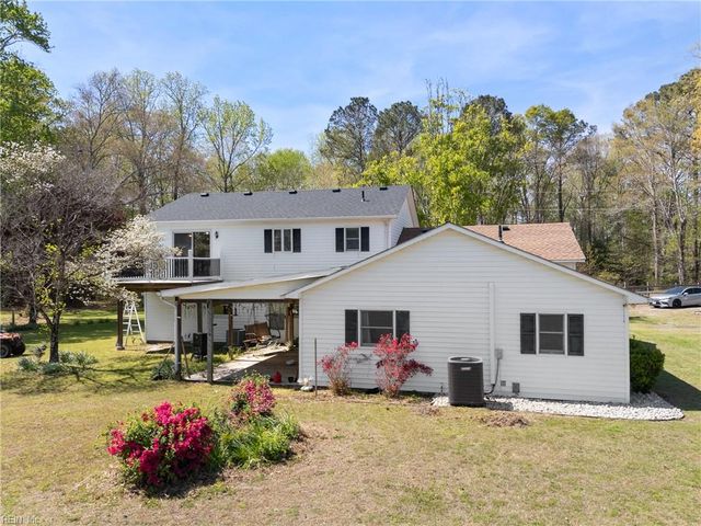 12522 Doles RD, Zuni, VA 23898