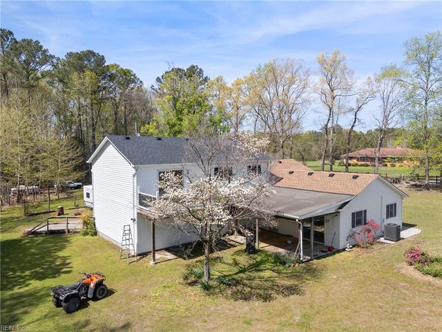 12522 Doles RD, Zuni, VA 23898