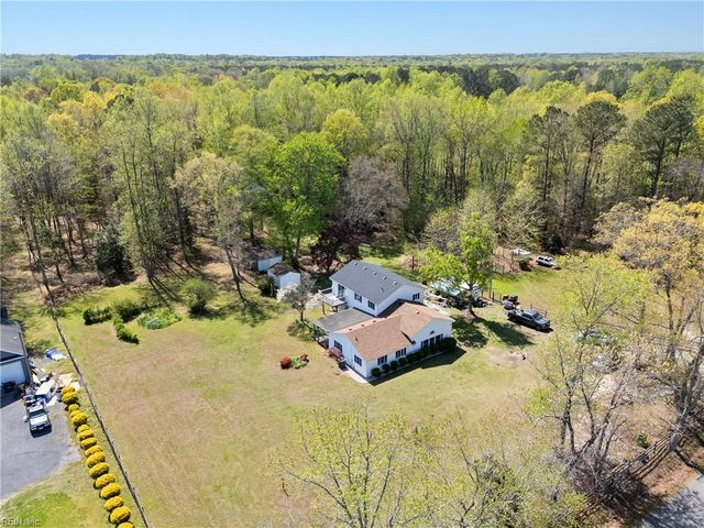 12522 Doles RD, Zuni, VA 23898