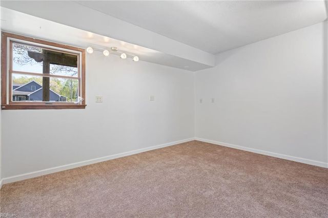 12522 Doles RD, Zuni, VA 23898