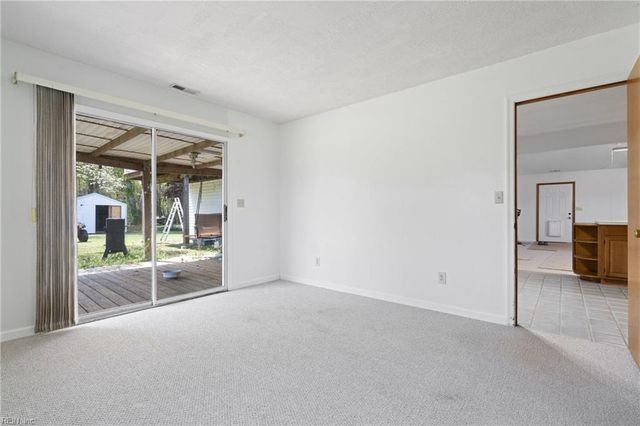 12522 Doles RD, Zuni, VA 23898