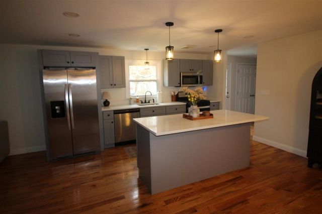 4 Ferland Drive, Derry, NH 03038