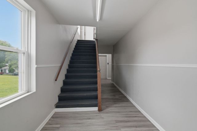 303 S Poplar St, Paris, TN 38242