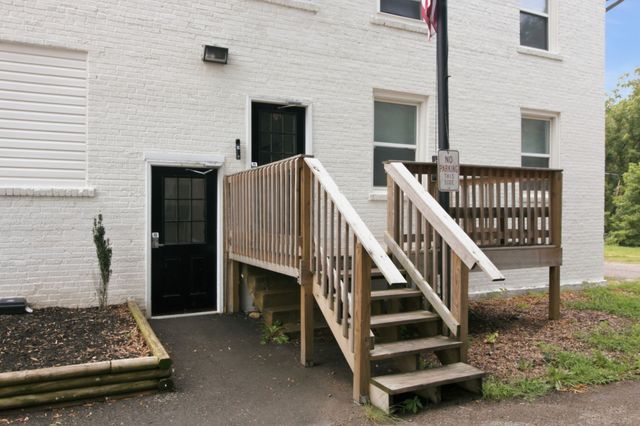 303 S Poplar St, Paris, TN 38242
