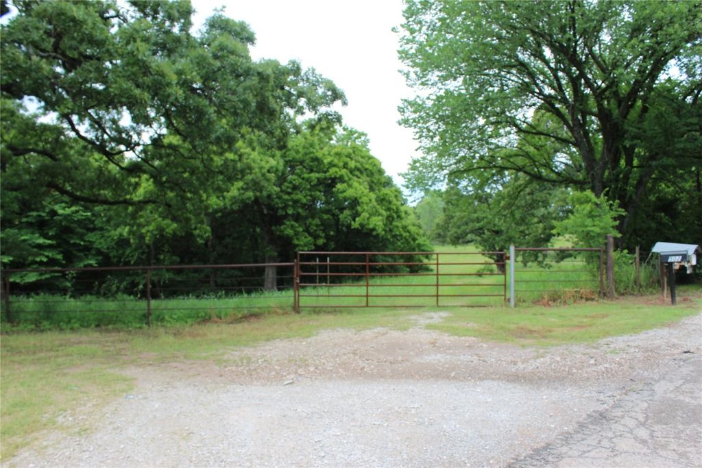 N Oak Avenue, Chandler, OK 74834