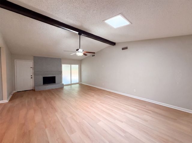 922 Meadowdale Circle, Garland, TX 75043
