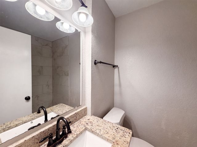 922 Meadowdale Circle, Garland, TX 75043