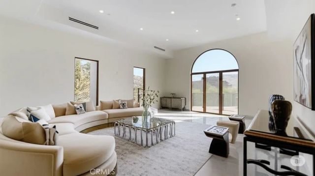 10521 Mary Bell Avenue, Shadow Hills, CA 91040