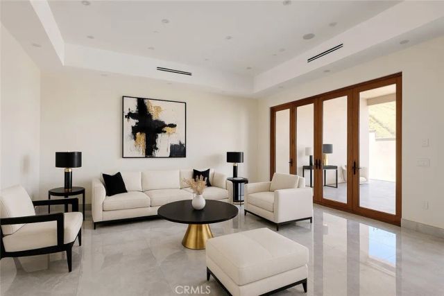 10521 Mary Bell Avenue, Shadow Hills, CA 91040