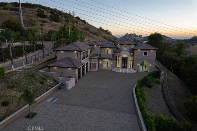 10521 Mary Bell Avenue, Shadow Hills, CA 91040