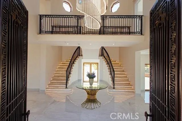 10521 Mary Bell Avenue, Shadow Hills, CA 91040