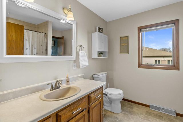 817 W Milwaukee STREET, Jefferson, WI 53549