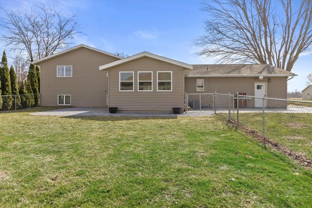 817 W Milwaukee STREET, Jefferson, WI 53549