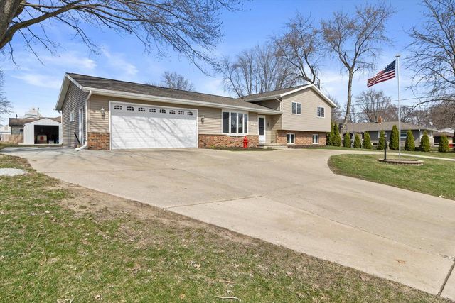817 W Milwaukee STREET, Jefferson, WI 53549