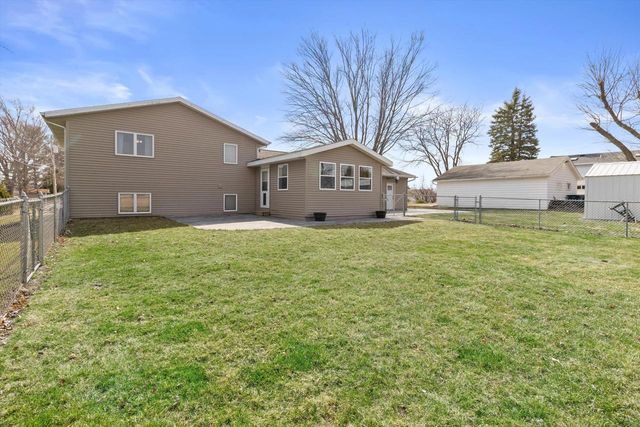 817 W Milwaukee STREET, Jefferson, WI 53549