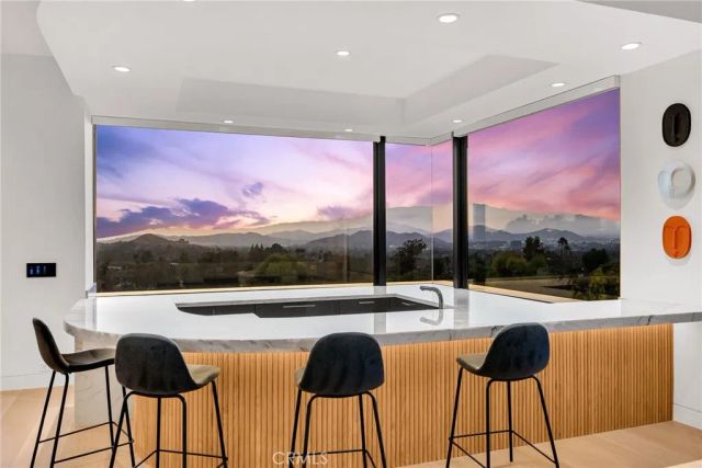2130 Old Quarry Road, Riverside, CA 92506