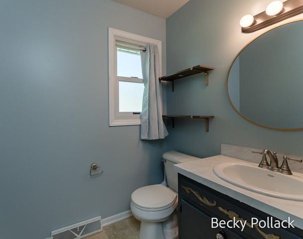 338 N 145th Avenue, Park Twp, MI 49424