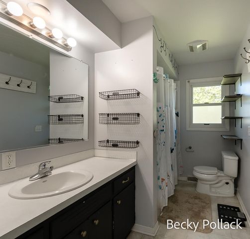 338 N 145th Avenue, Park Twp, MI 49424