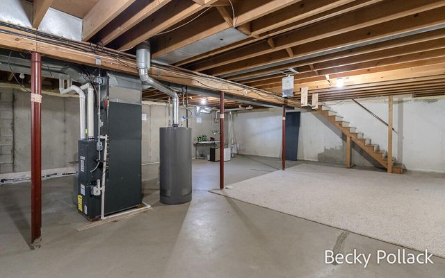 338 N 145th Avenue, Park Twp, MI 49424